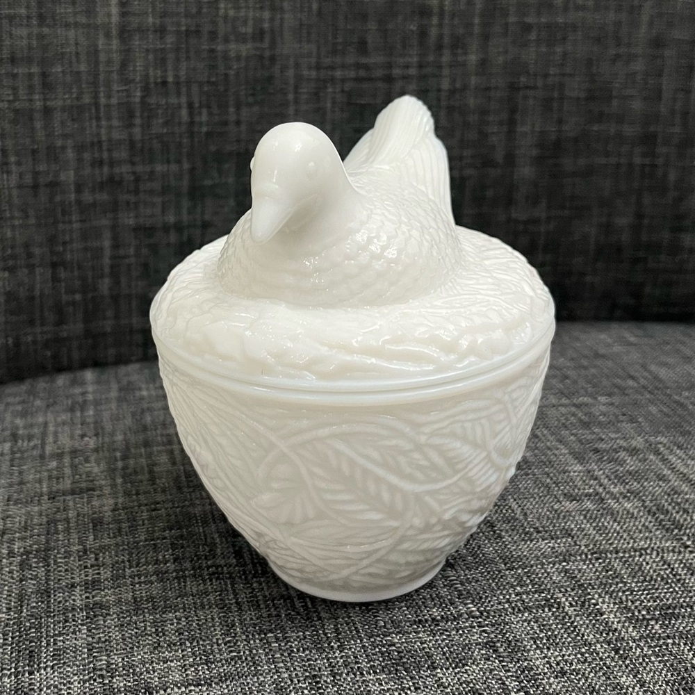 Vintage Avon Milk Glass Bird Jar, White
